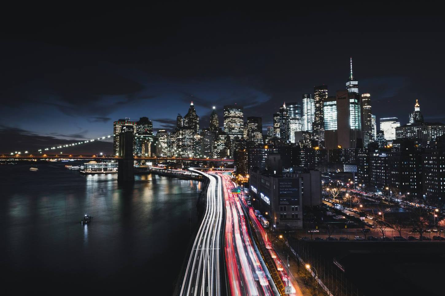 Die Skyline bei Nacht